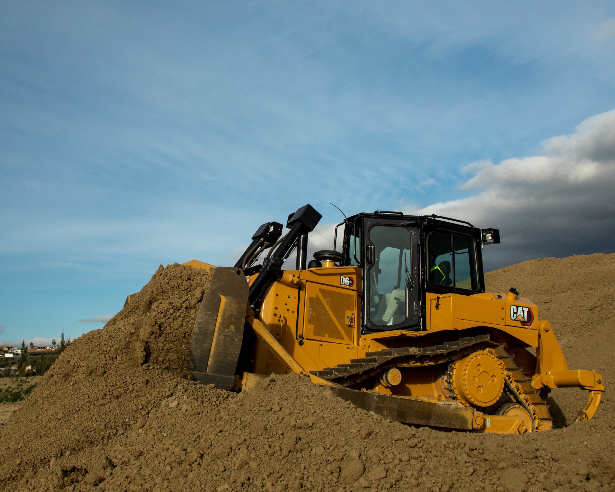 Бульдозер CAT D6GC